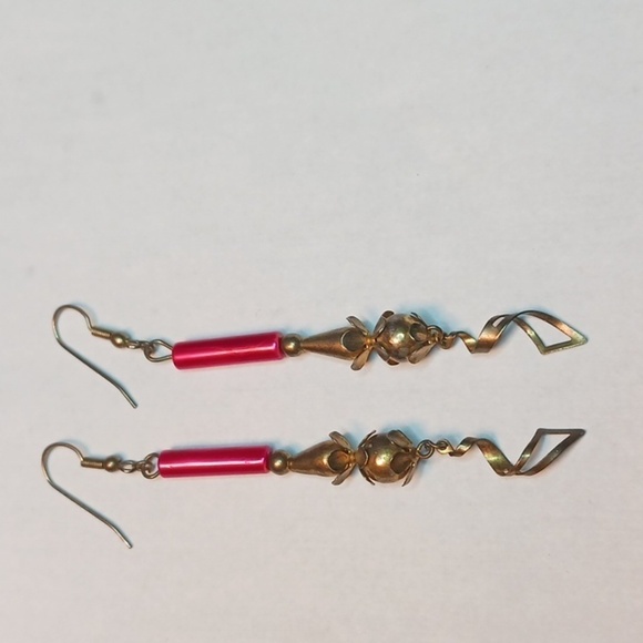 Vintage  Art Red Goldtone Beads Dangles pierced earrings 3.5" Beautiful - Picture 1 of 4